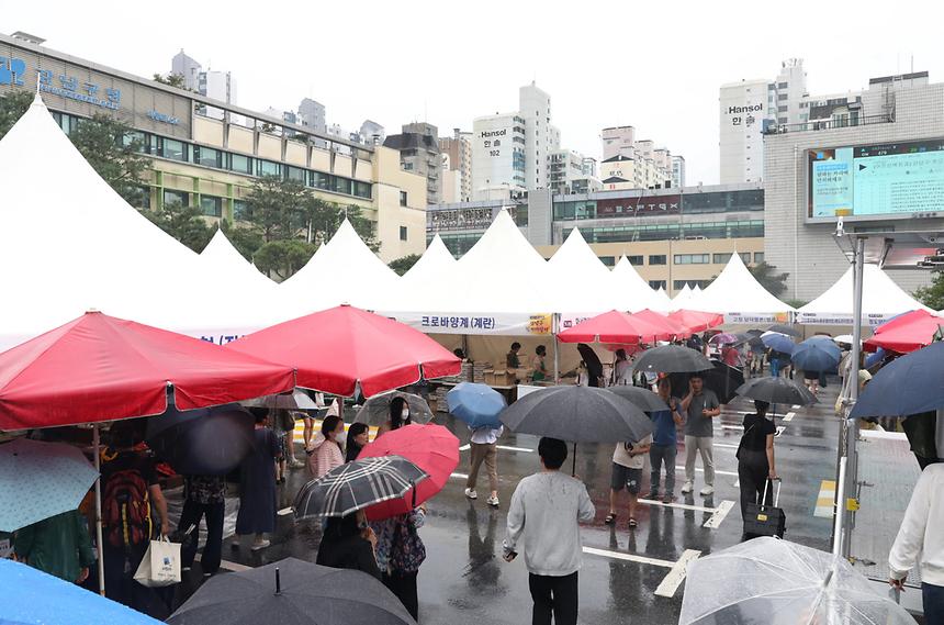 ‘추석맞이 농축수산물직거래 장터’ 성황 - 2