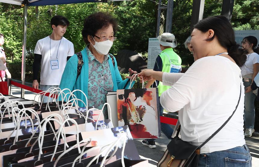 ‘제3회 강남 시니어 기억·돌봄 걷기대회’ - 11