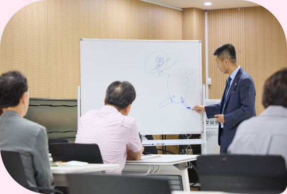 대한민국 농업명장 이대건 강사가 진행하는 ‘난초교실’ 현장