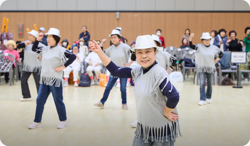 참가상을 수상한 강남노인종합복지관 시니어라인댄스팀